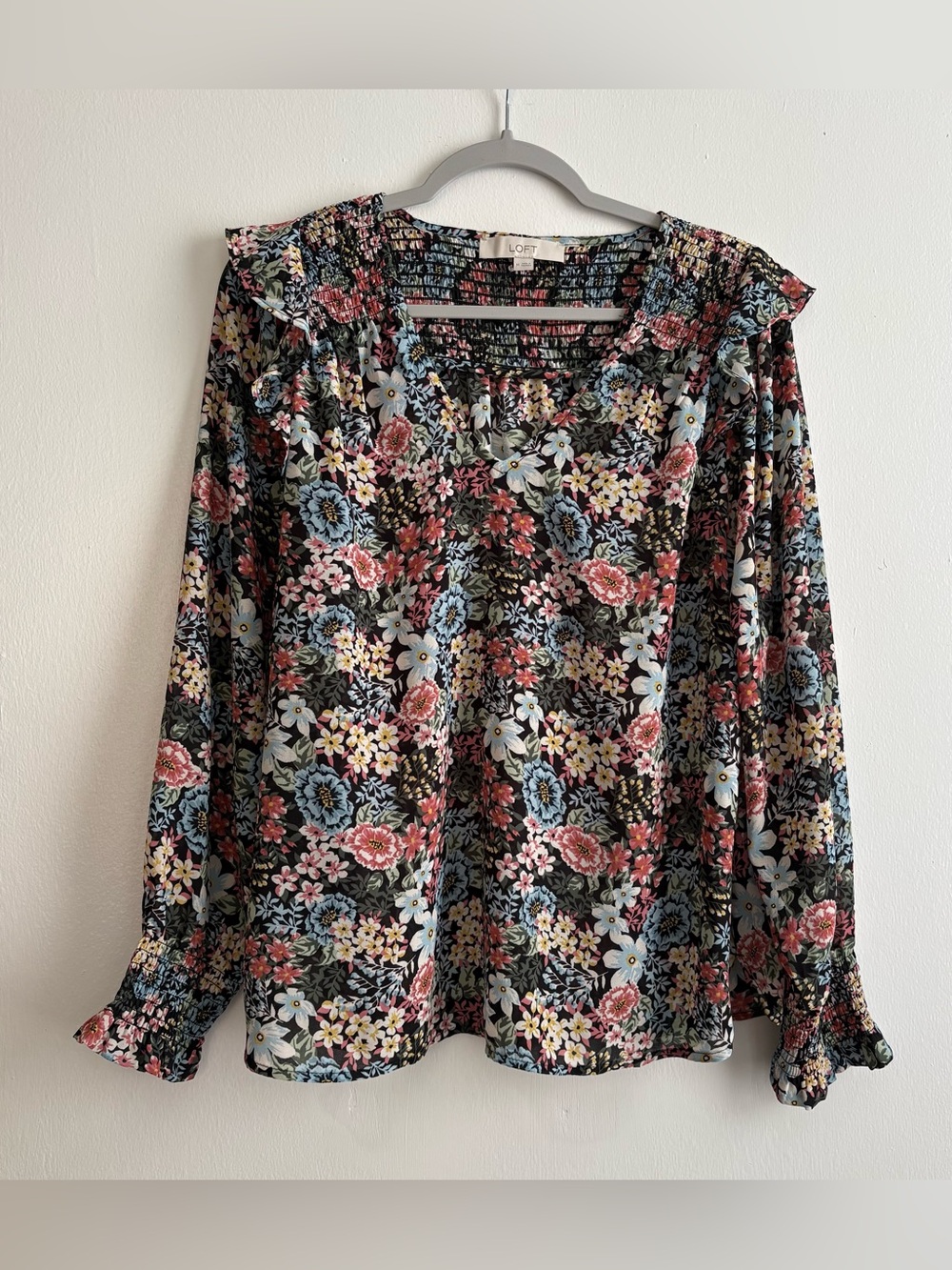 LOFT Multicolor Floral V-Neck Smocked Ruffle Long Sleeve Boho Blouse Women’s M
